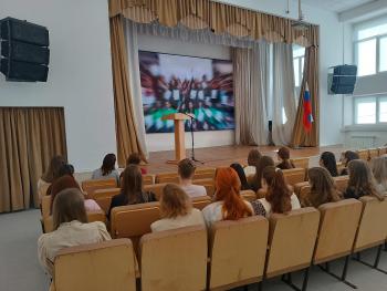 «Капсулу времени» заложили первокурсники института педагогики и психологии