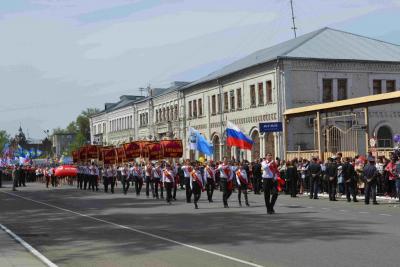 Возложение гирлянды Памяти к мемориалу войнам-бийчанам