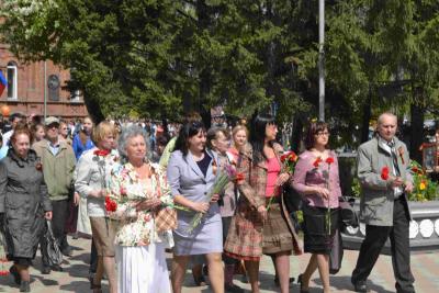Возложение гирлянды Памяти к мемориалу войнам-бийчанам